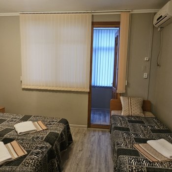Трехкомнатный дом на берегу